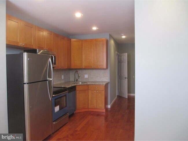 1253 S 27th St photo'