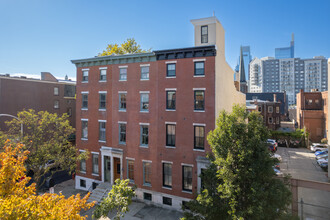 1804 Green St in Philadelphia, PA - Building Photo - Primary Photo