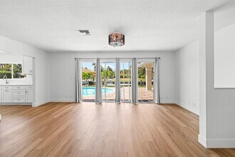 2265 NE 24th St in Lighthouse Point, FL - Building Photo - Building Photo