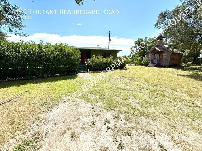27320 Toutant Beauregard Rd in Boerne, TX - Building Photo - Building Photo