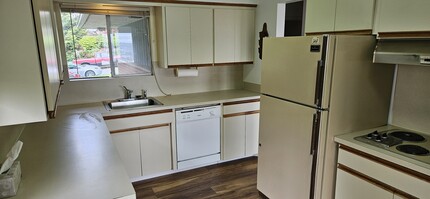 3730 34th Ave SW in Seattle, WA - Building Photo - Building Photo