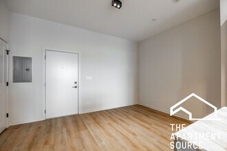 3207 N Narragansett Ave, Unit 103 in Chicago, IL - Building Photo - Building Photo