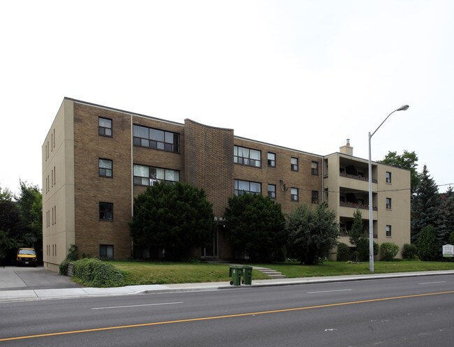 Wilson Manor in Toronto, ON - Building Photo - Building Photo