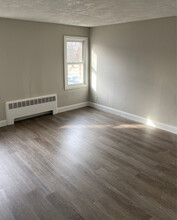 3907 S 24th St in Omaha, NE - Building Photo - Interior Photo