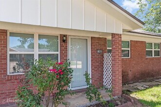 1202 Wisteria St in Bossier City, LA - Building Photo - Building Photo
