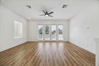 4854 Brinkman St in Houston, TX - Building Photo - Building Photo