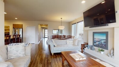 5606 Franklin Ave SE in Auburn, WA - Building Photo - Building Photo