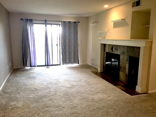 property at 13950 E Oxford Plz