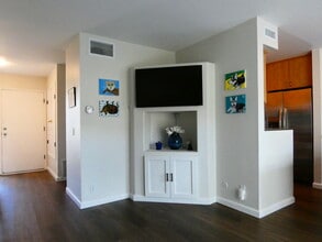 12133 Wilsey Way in Poway, CA - Foto de edificio - Building Photo