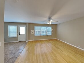 5104 Storm King in Cibolo, TX - Foto de edificio - Building Photo