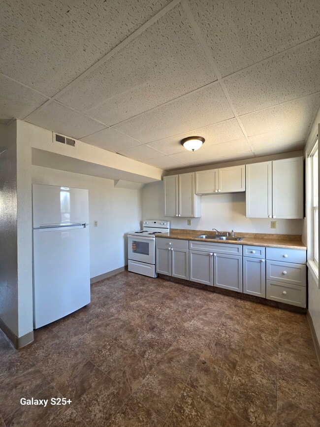 property at 1413 NW Despain Ave