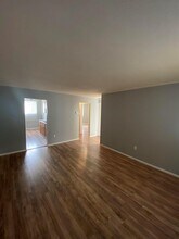 Highland Square Apartments in Lakewood, CO - Building Photo - Building Photo