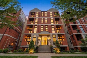 4226 S Ellis Ave in Chicago, IL - Building Photo