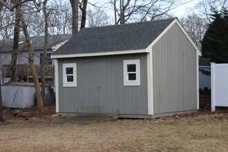 194 Allen Ave in South Kingstown, RI - Building Photo - Building Photo