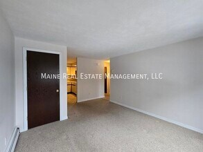 20 Tall Pines Dr in Lewiston, ME - Building Photo - Building Photo