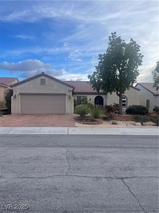 2389 Anderson Park Dr in Henderson, NV - Building Photo