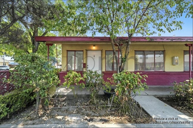 139 W 18th St in Merced, CA - Building Photo - Building Photo