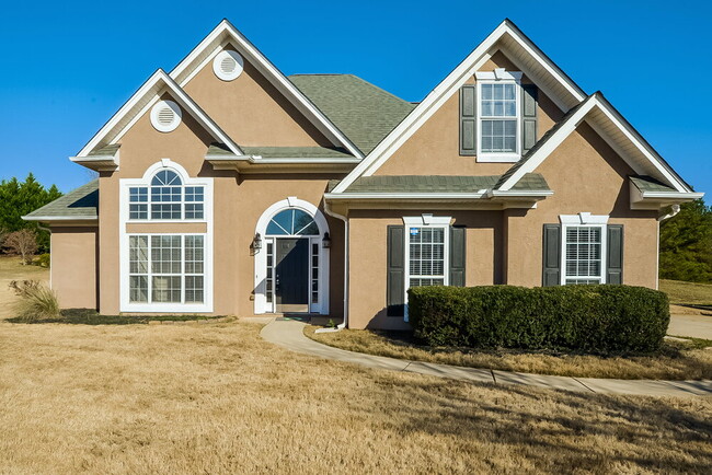 property at 453 Aviemore Loop
