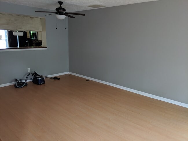 112 W Shetland Ct in Newark, DE - Building Photo - Building Photo