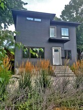 720 E Minnehaha Pkwy in Minneapolis, MN - Building Photo - Building Photo