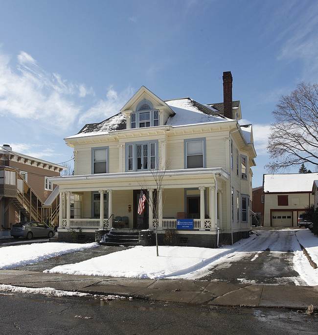 21 Ford Ave in Oneonta, NY - Foto de edificio - Building Photo