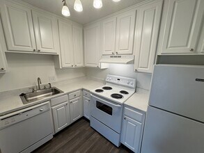 1005 Hickory Hill Ln in Nashville, TN - Building Photo - Building Photo