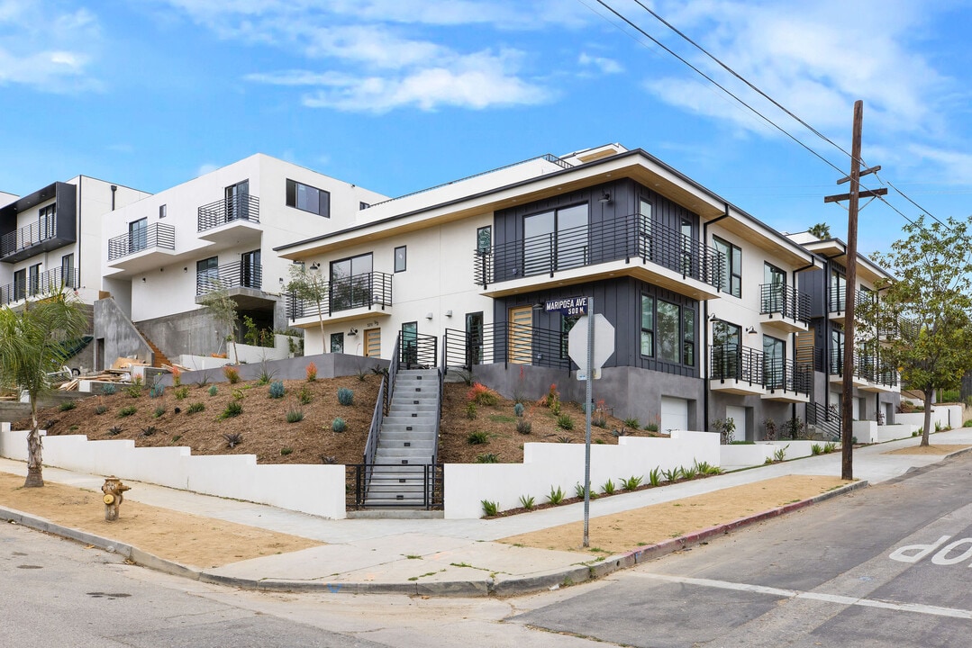 571 N Mariposa Ave in Los Angeles, CA - Building Photo