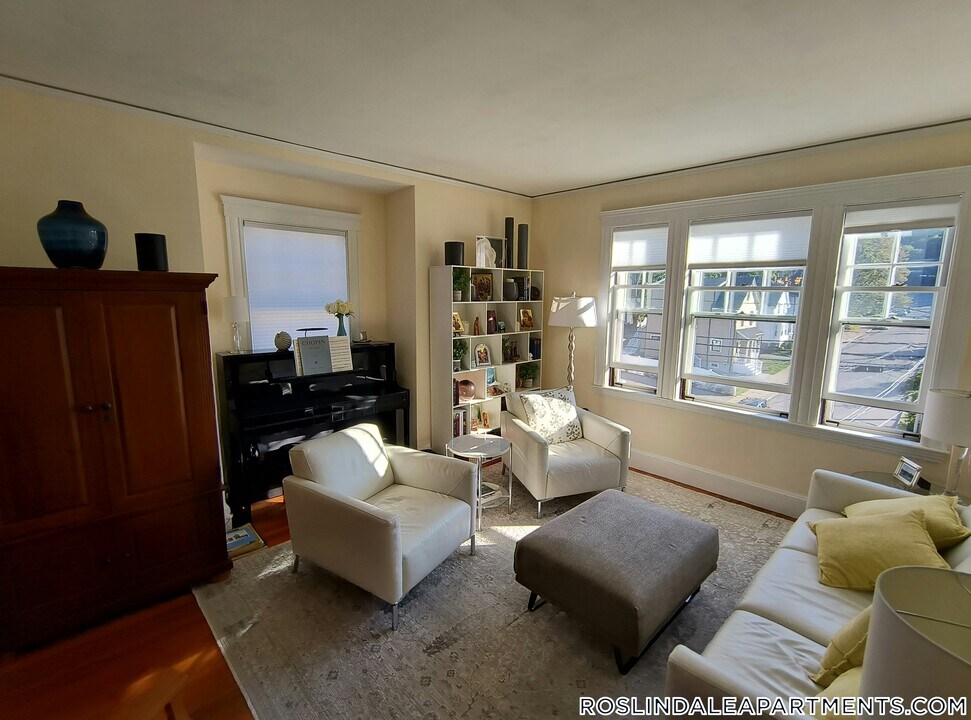 274 Poplar St in Boston, MA - Building Photo