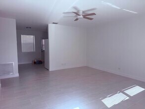 630 Prosperity Farms Rd in North Palm Beach, FL - Building Photo - Building Photo