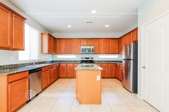 17066 W Limestone Dr in Surprise, AZ - Building Photo - Building Photo