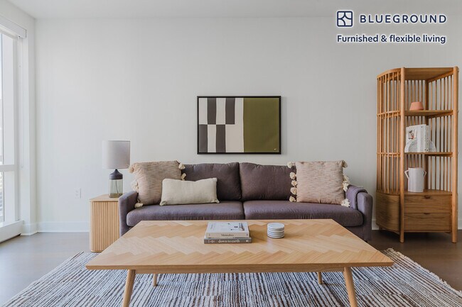 450 W 42nd St in New York, NY - Building Photo - Building Photo