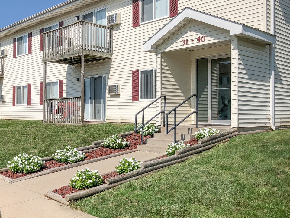 The Landings Apartments in Centerville, IA - Foto de edificio