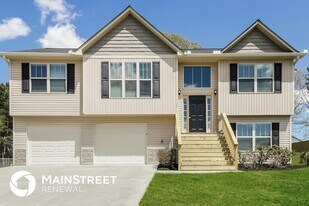 122 Millstream Dr in Dallas, GA - Building Photo