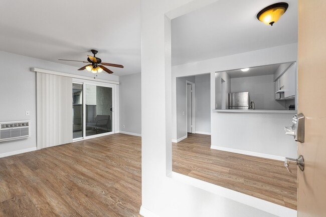 1341 Caminito Gabaldon in San Diego, CA - Building Photo - Building Photo