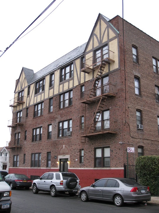 Hyacinth Court in Flushing, NY - Foto de edificio