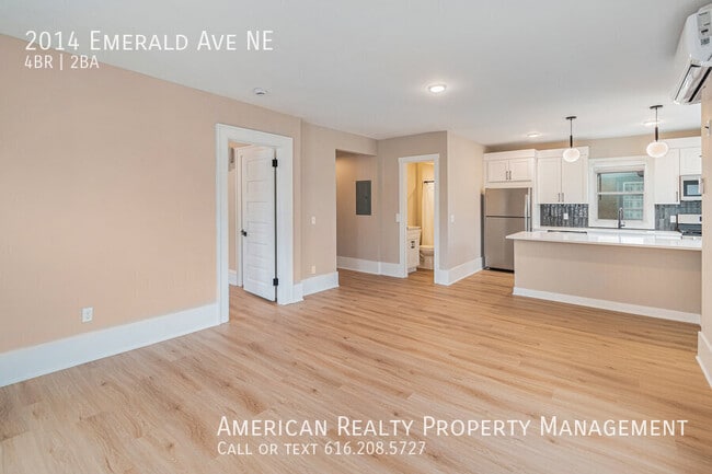 2014 Emerald Ave NE in Grand Rapids, MI - Building Photo - Building Photo
