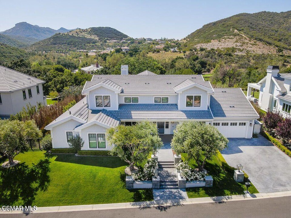 2969 Calbourne Ln in Westlake Village, CA - Foto de edificio