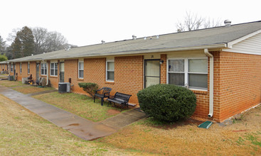 Treemont Apartments in Talladega, AL - Building Photo - Building Photo