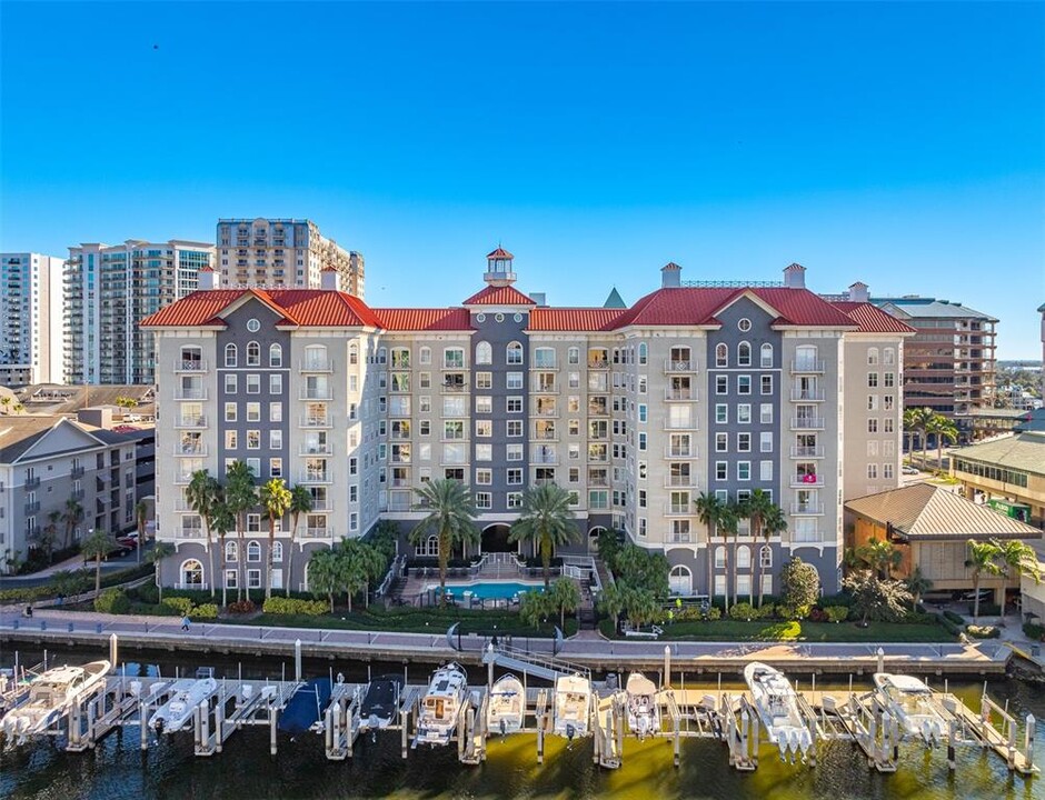 700 S Harbour Island Blvd in Tampa, FL - Building Photo