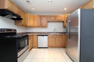 401 Cornwall Cir in Pensacola, FL - Building Photo - Building Photo