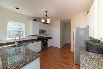 5 Hansom Rd in Bernards, NJ - Building Photo - Building Photo