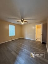 98 Dougherty St in Lagrange, GA - Building Photo