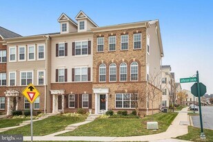 5918 Jefferson Commons Way in Frederick, MD - Building Photo