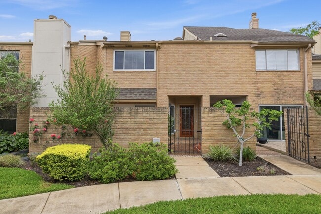 12625 Memorial Dr in Houston, TX - Foto de edificio - Building Photo