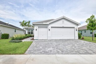 11886 SW Poseidon Way in Port St. Lucie, FL - Building Photo