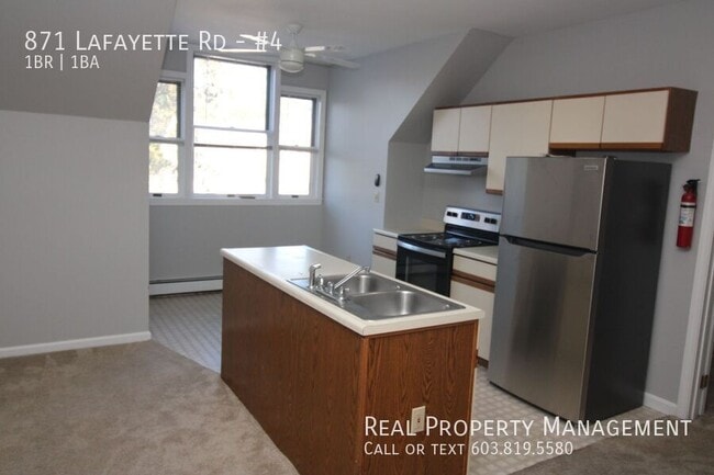 property at 871 Lafayette Rd