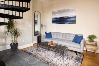 440 Hopkins St, Unit #2 in Cincinnati, OH - Building Photo - Building Photo