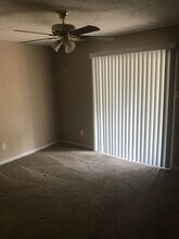 408-410 Brentwood Dr E in College Station, TX - Building Photo - Building Photo