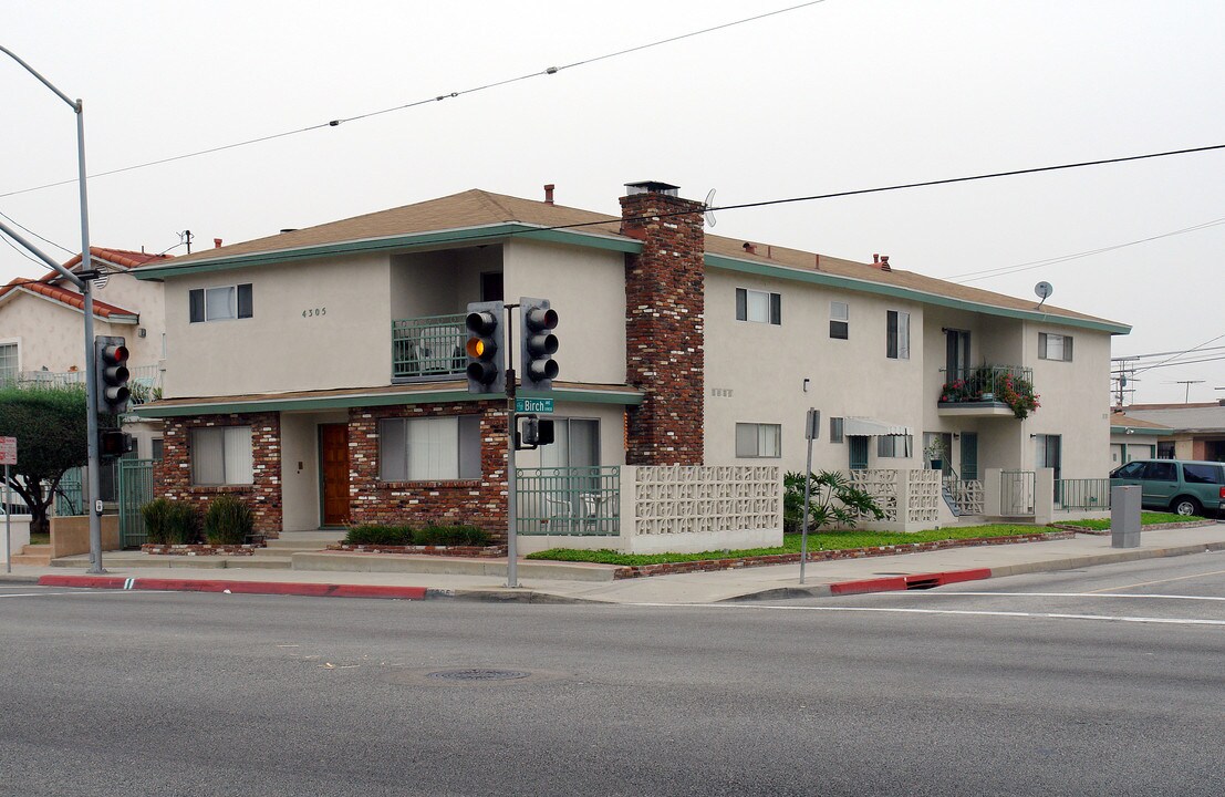 4305 W 120th St in Hawthorne, CA - Building Photo