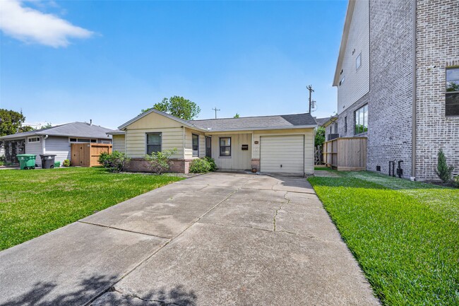 property at 5505 Huisache St